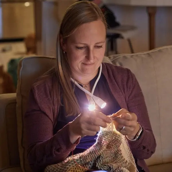 💡 Knitting Light
