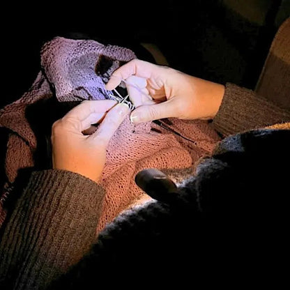 💡 Knitting Light