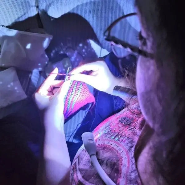 💡 Knitting Light
